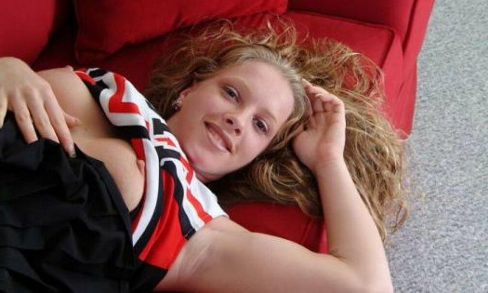 16P Teenie cheerleader gfs posing and fucking