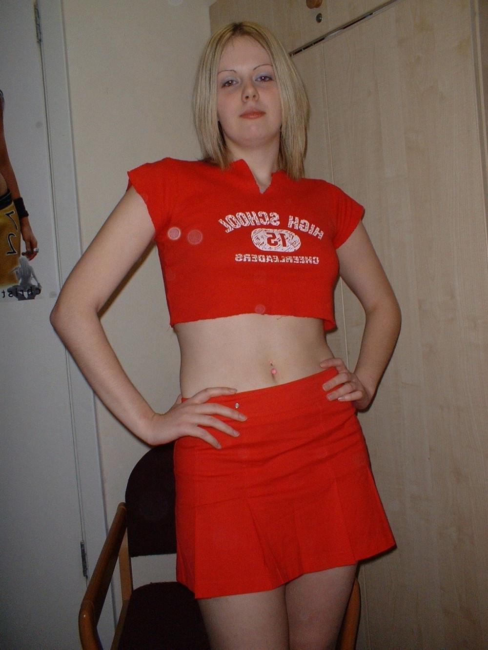 16P Kinky Cheerleader Nude Pictures 