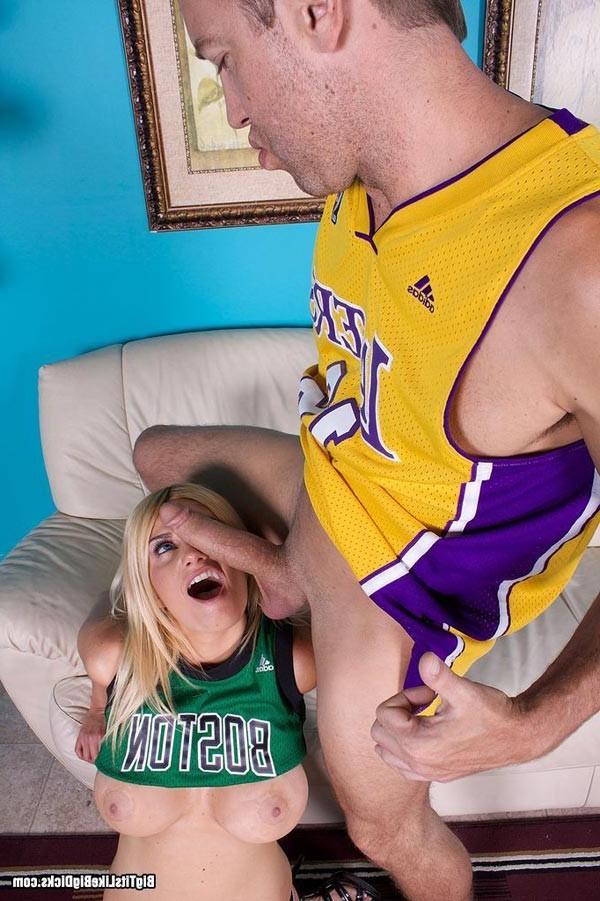 15P Brooklyn Bailey takes big dicks between her big boobs