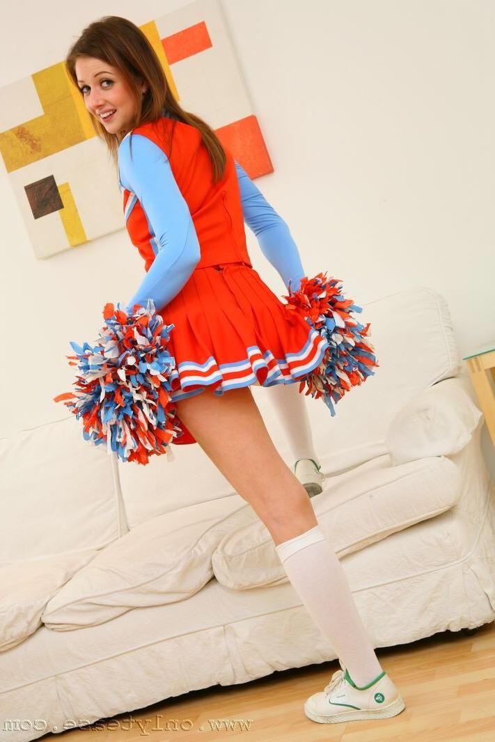 16P cheerleader nude