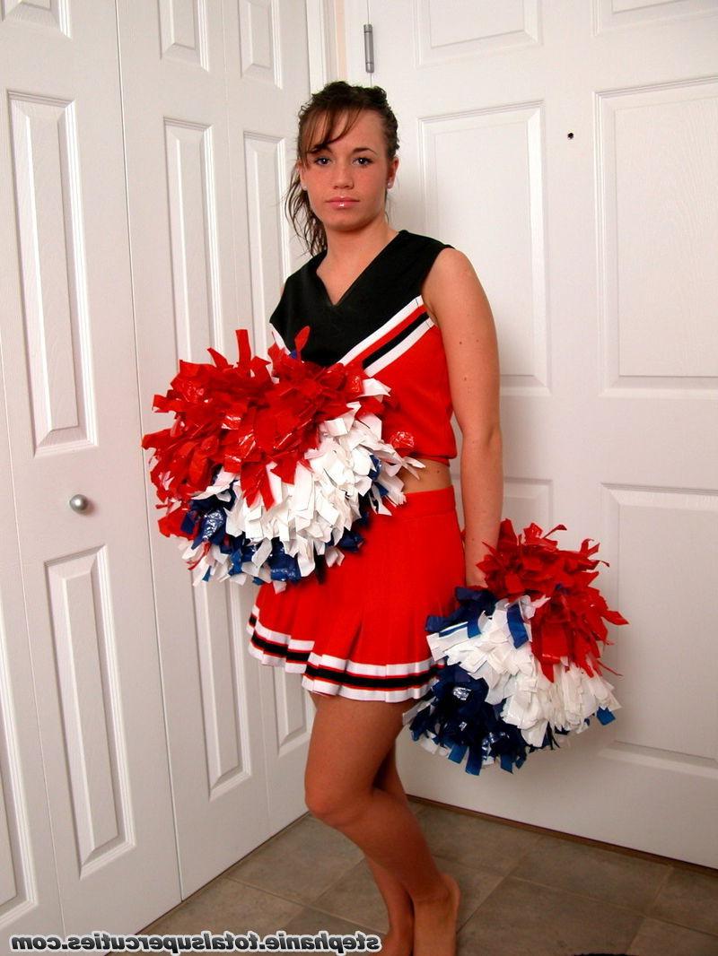 16P Cheerleader Stephanie