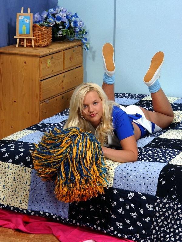 16P Teen cheerleader with hairy pussy hard insertions