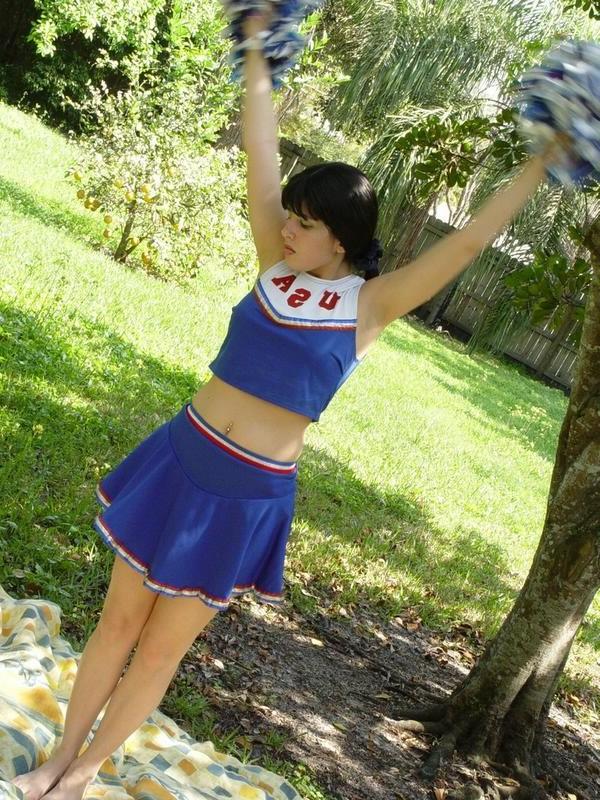 16P Mature cheerleader fingering hard her juicy pussy