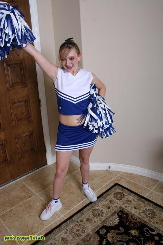 17P Cheerleader Cute Tanya shows pussy