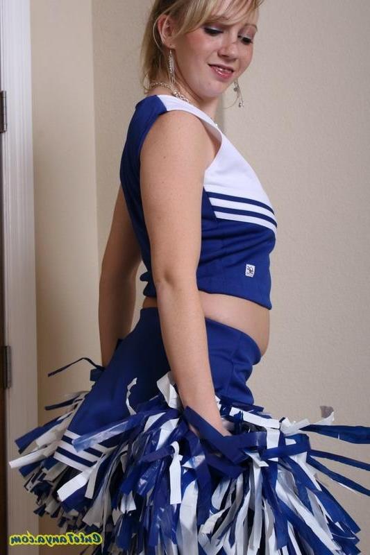 17P Cheerleader Cute Tanya shows pussy
