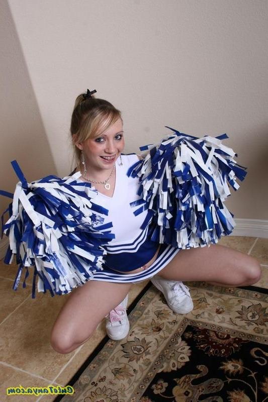 17P Cheerleader Cute Tanya shows pussy