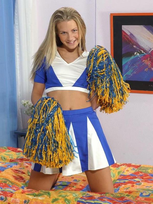 16P Teen cheerleader spreading sex hard and toying