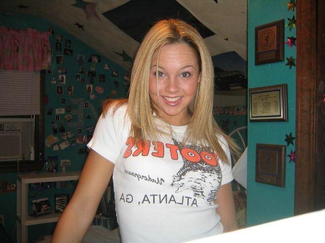 12P Cheerleaders candid pics of herself nude