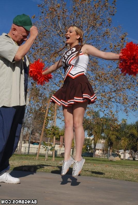 15P Big Tits Cheerleader Fucks Coach