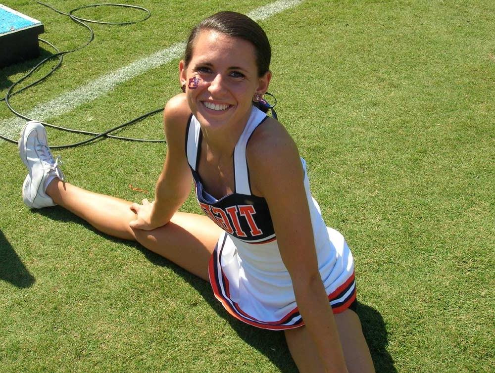 20P Real teen cheerleaders