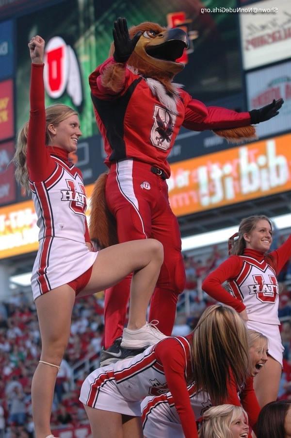 20P Real college cheerleaders