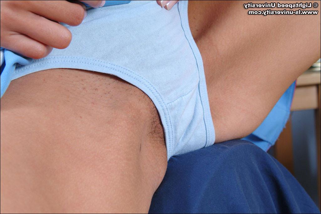 15P Hot cheerleader panty flashing