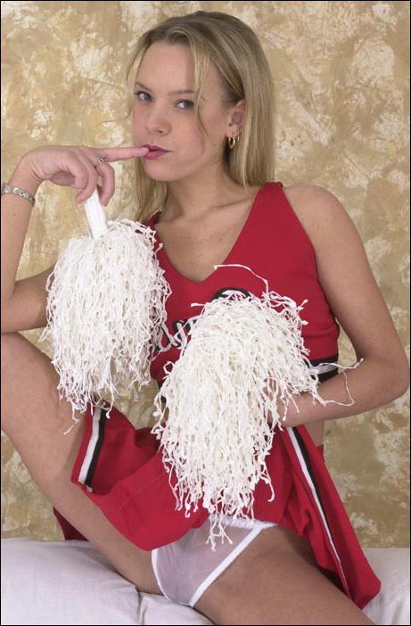 15P Hot cheerleader panty flashing