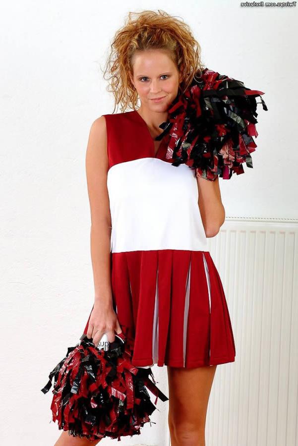 15P Big tit cheerleader showing off her assets