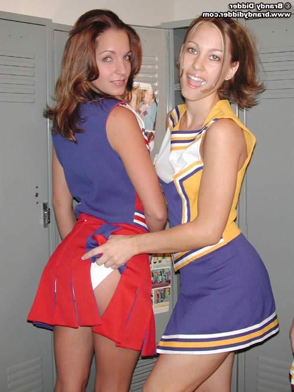 16P Three cheerleaders undress each other