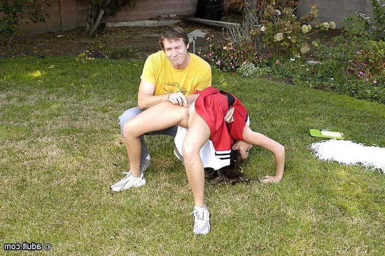 17P Yummy cheerleader gets her mouth and pussy slammed