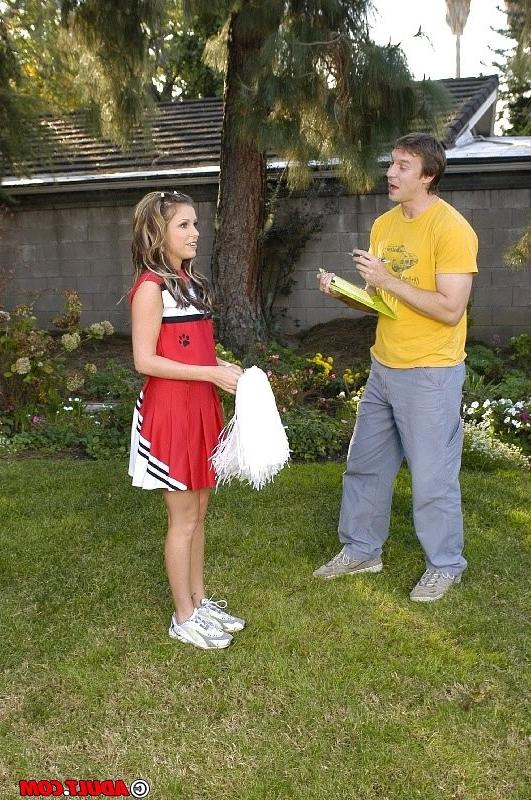 20P Cheerleader Slut Sucking Her Coaches Dick