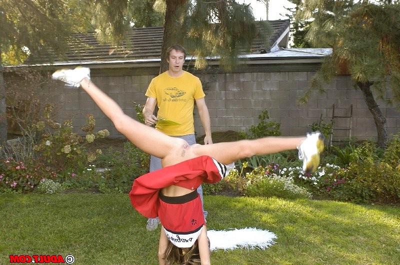 20P Cheerleader Slut Sucking Her Coaches Dick