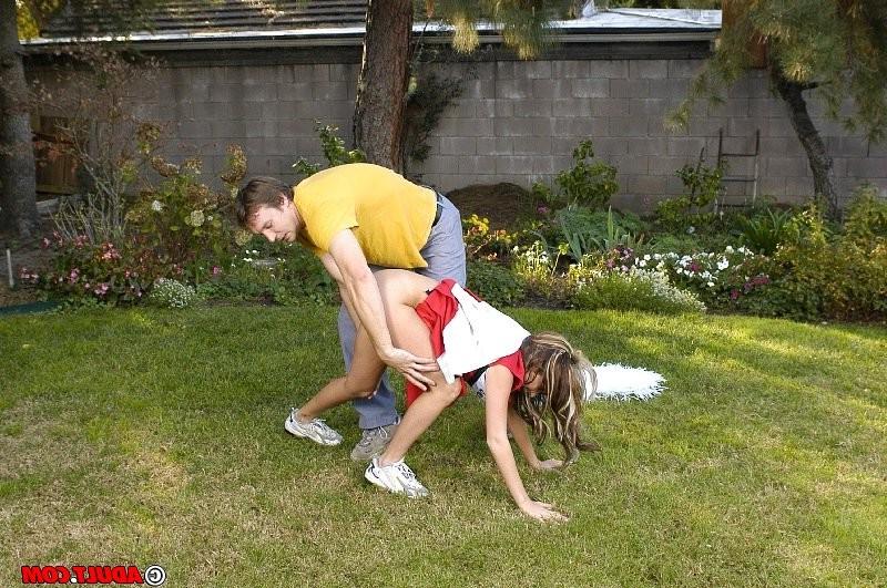 20P Cheerleader Slut Sucking Her Coaches Dick
