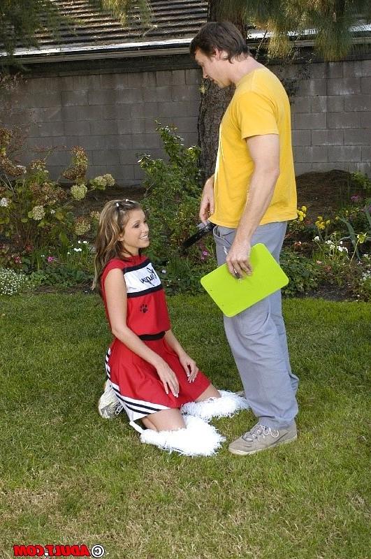 20P Cheerleader Slut Sucking Her Coaches Dick