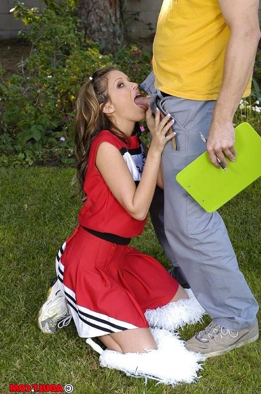 20P Cheerleader Slut Sucking Her Coaches Dick