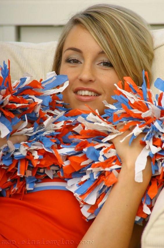 15P Beautiful blonde cheerleader posing in pantyhose