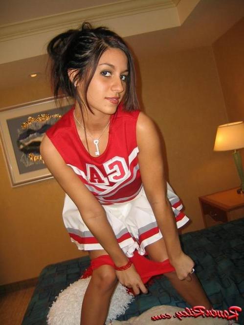 16P sexy chearleader teen babe posing