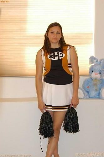 22P Cheergirl brunette spreading lips