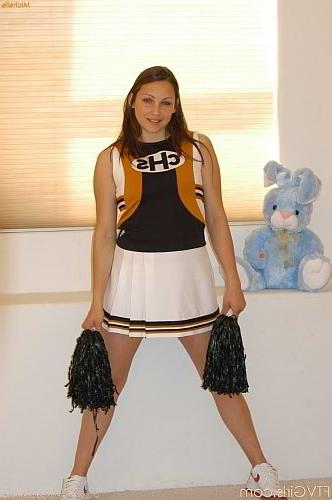 22P Cheergirl brunette spreading lips