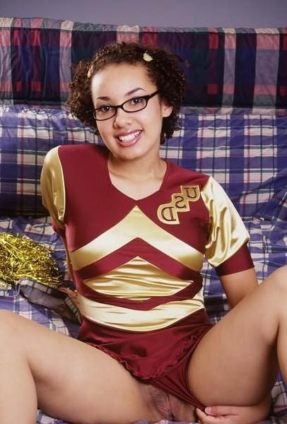 20P Sweet Cheerleader nude