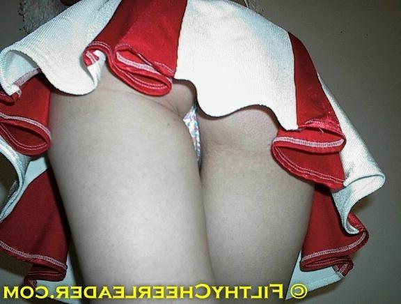 15P Amateur cheerleader upskirts and pussy shots