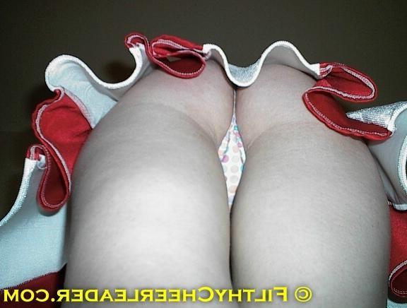 15P Amateur cheerleader upskirts and pussy shots