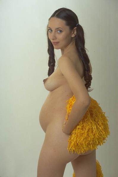20P Preggo cheerleader