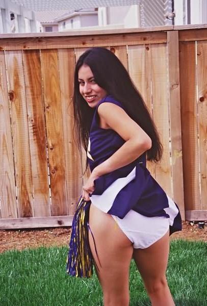 20P Cute Cheerleader Pussy