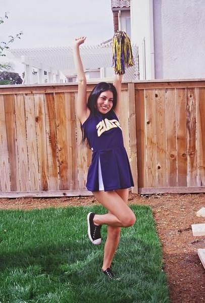 20P Cute Cheerleader Pussy