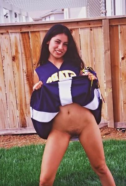 20P Cute Cheerleader Pussy