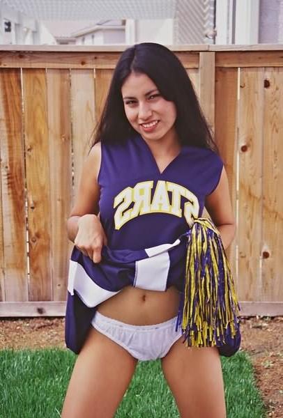 20P Cute Cheerleader Pussy