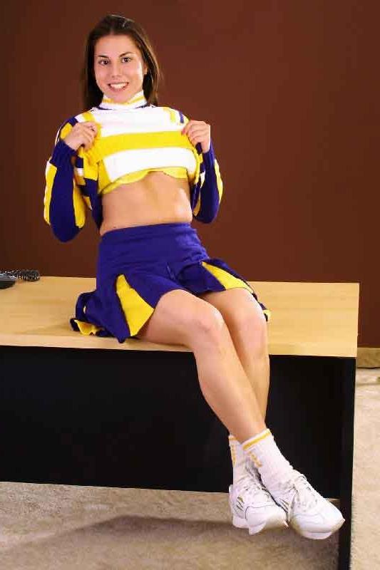 15P nasty cheerleaders showing it all