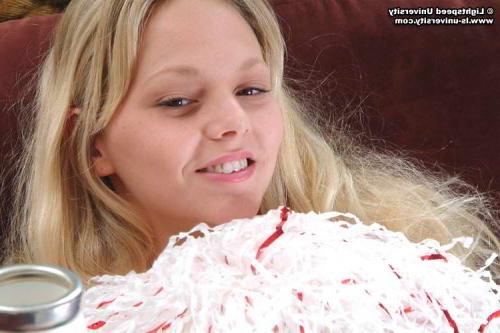 18P Blonde cheergirl stripping exposing nectar
