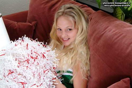 18P Blonde cheergirl stripping exposing nectar