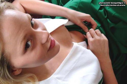 18P Blonde cheergirl stripping exposing nectar