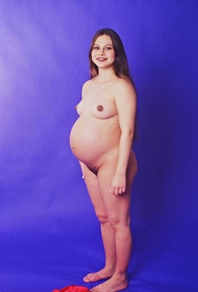20P Pregnant Cheerleader nude