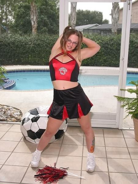 20P Stripping Pigtail Cheerleader