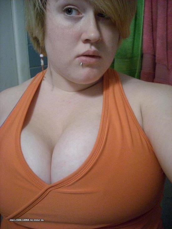 15P Short-haired BBW camwhore