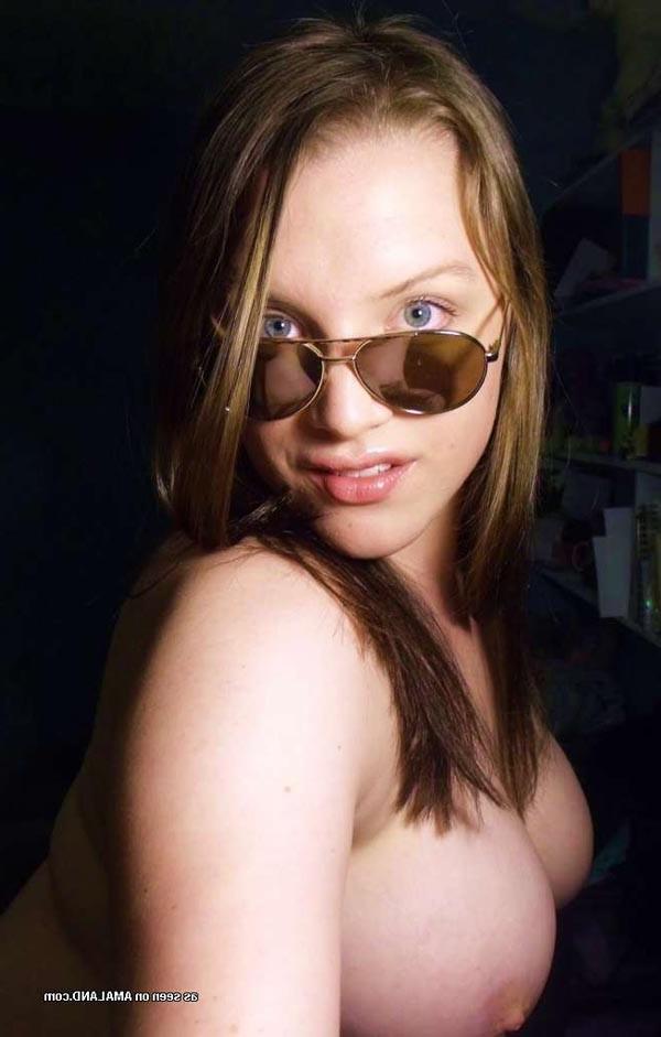 15P Sexy Bbw Girlfriend Exposing Big Tits And Spreading Tight Fat Pussy Lips
