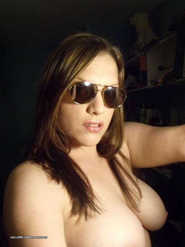 15P Sexy Bbw Girlfriend Exposing Big Tits And Spreading Tight Fat Pussy Lips