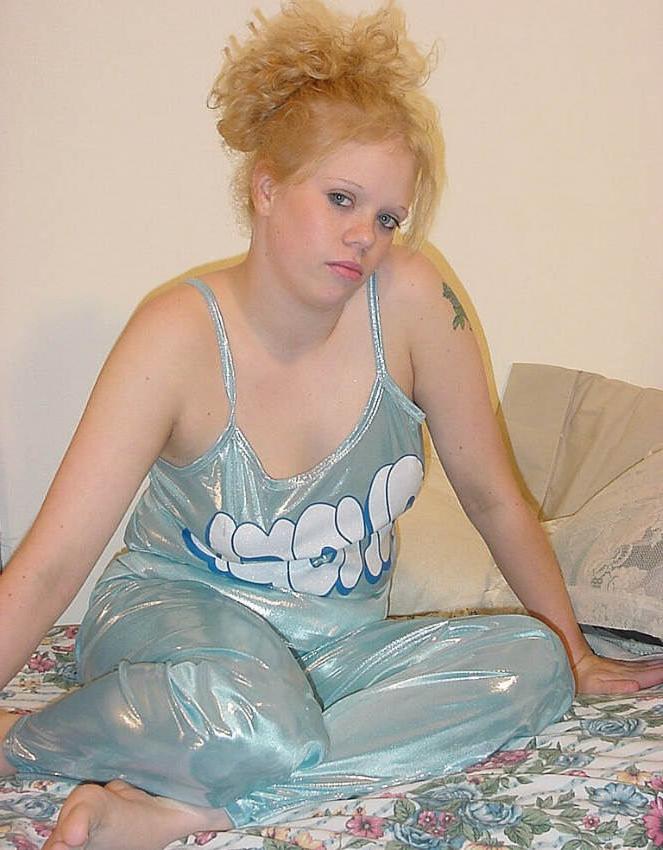 15P Curly redhead fattie spread in bed