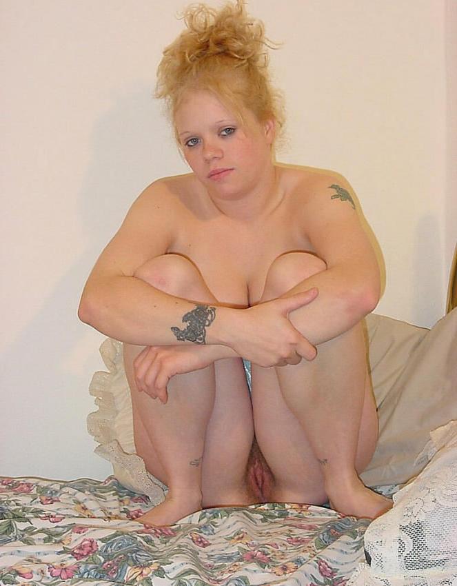 15P Curly redhead fattie spread in bed