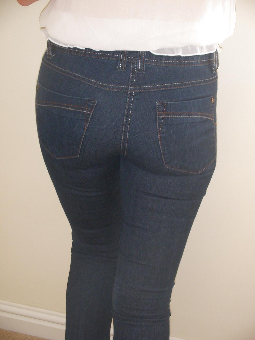 20P Slut Wife in Tight Jeans (2)