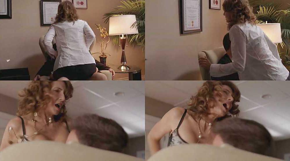 21P Mary Steenburgen Glamour, Nude, Caps 